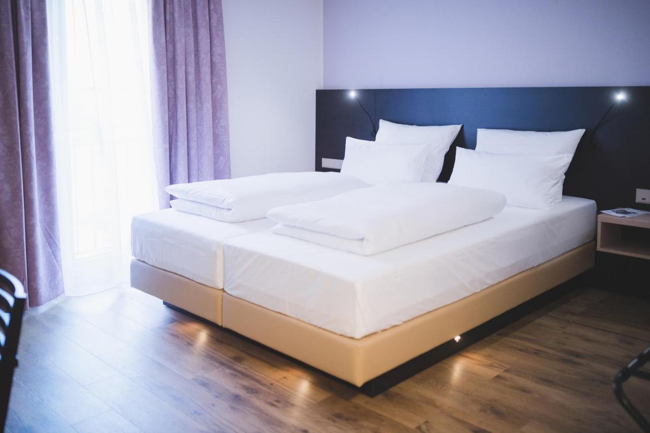 Hotel U7 Metzingen  Dış mekan fotoğraf