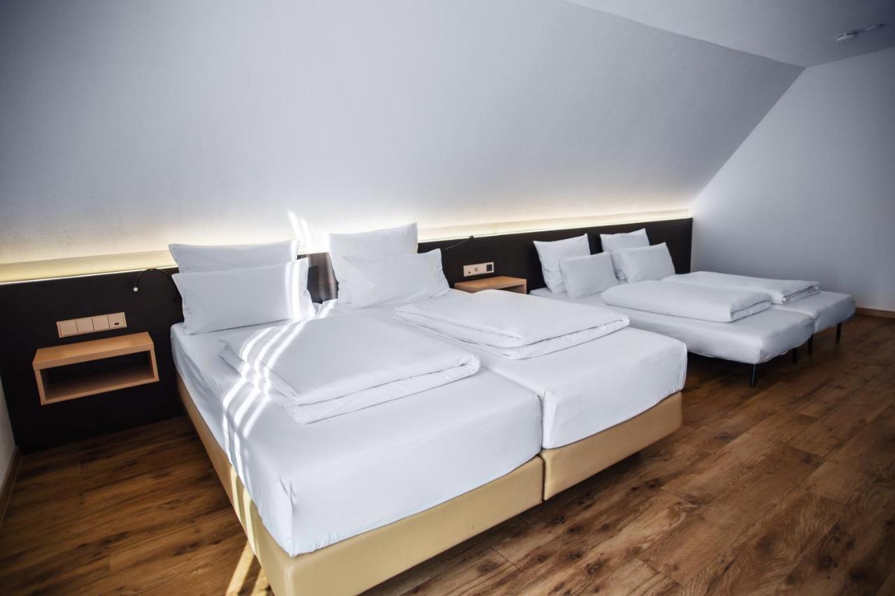 Hotel U7 Metzingen  Dış mekan fotoğraf